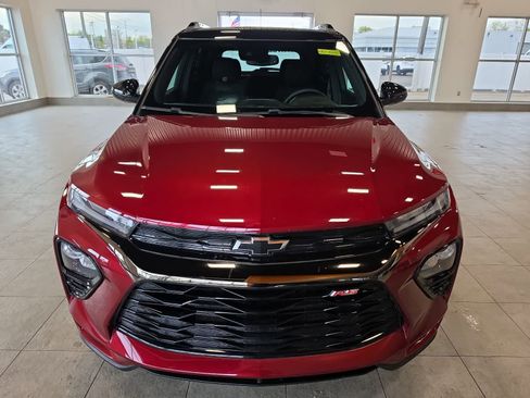 Used 2022 Chevrolet TrailBlazer RS w/ Technology Package FWD image 3