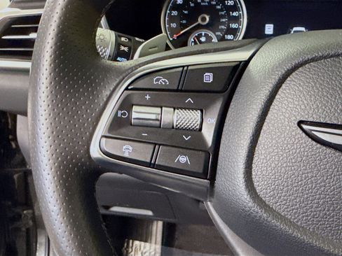 Used 2025 Genesis G70 2.5T image 14