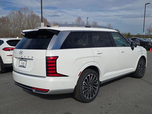 New 2026 Hyundai Palisade Calligraphy FWD image 3