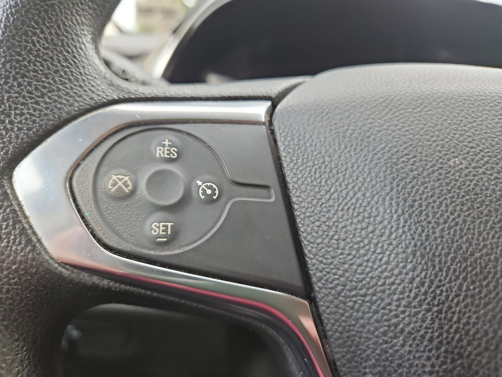 Used 2020 Chevrolet Traverse LS FWD image 23