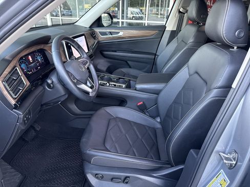 Used 2026 Volkswagen Atlas SE w/ Panoramic Sunroof Package FWD image 15