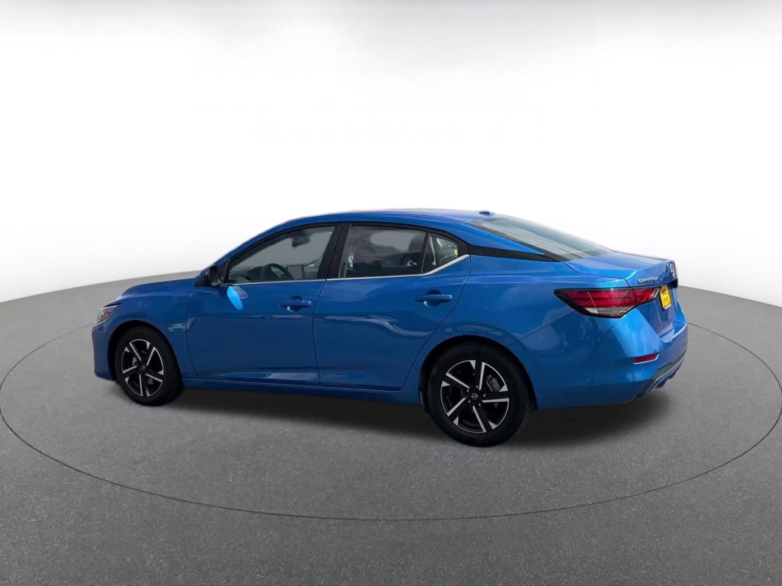 Used 2025 Nissan Sentra SV FWD image 9