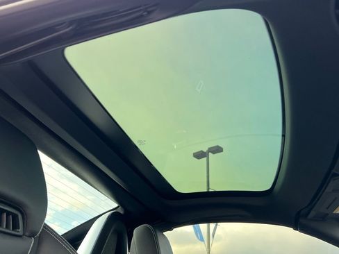 Used 2018 Mercedes-Benz SLC 300 image 16