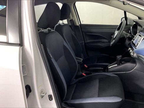 Used 2025 Nissan Versa SV w/ Trunk Package FWD image 9