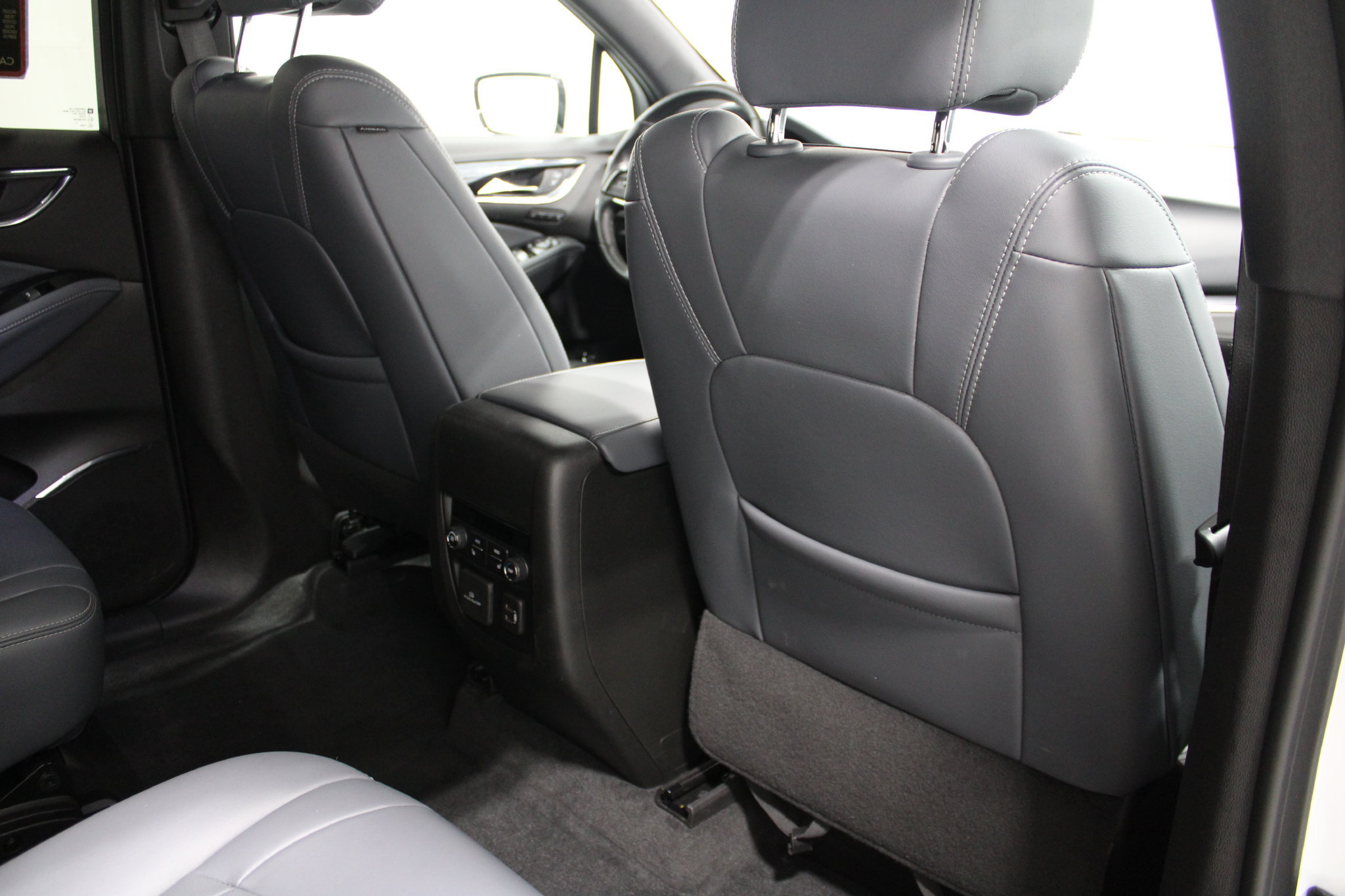 Used 2024 Buick Enclave Premium AWD/4WD image 25