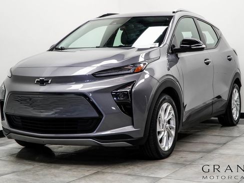 Used 2023 Chevrolet Bolt EUV LT image 4