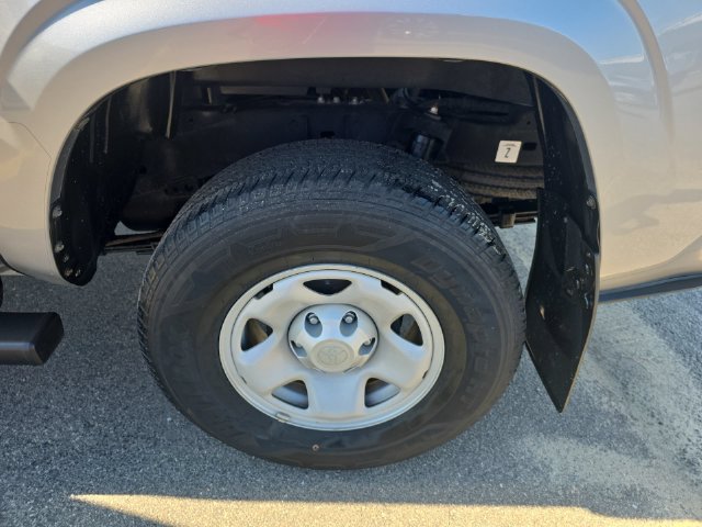 Used 2020 Toyota Tacoma SR w/ SR Convenience Package RWD image 33