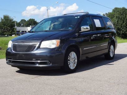 Used 2013 Chrysler Town & Country Limited w/ Luxury Group