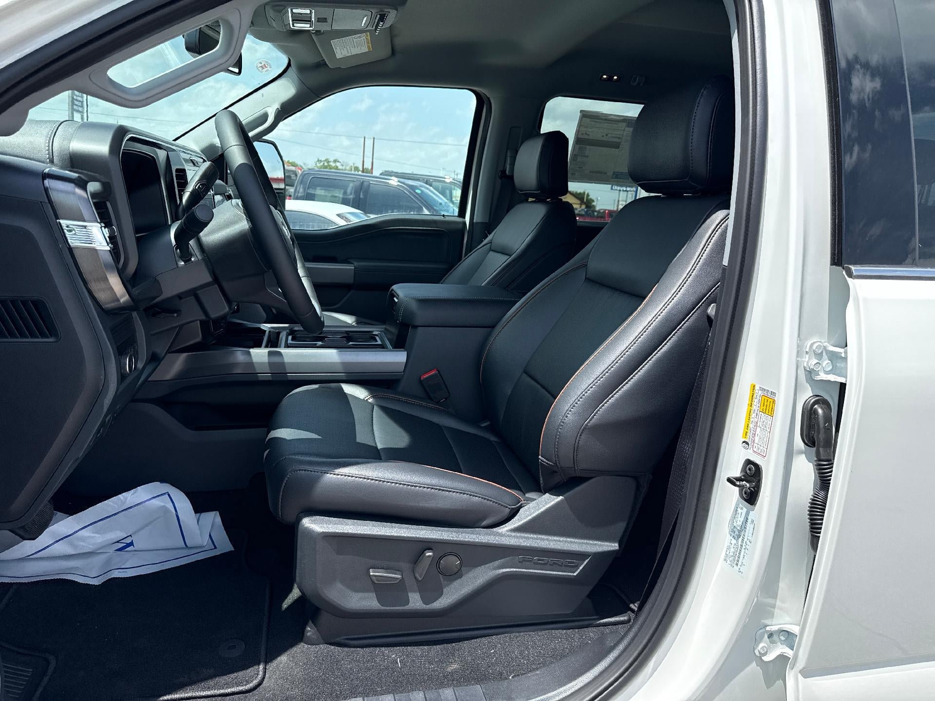 New 2026 Ford F350 Lariat w/ Lariat Premium Package AWD/4WD image 15
