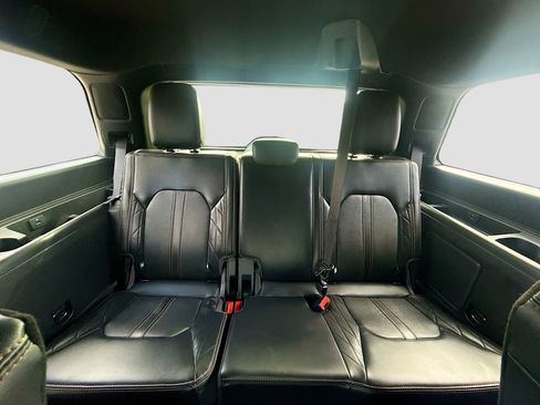 Used 2023 Ford Expedition Platinum RWD image 29