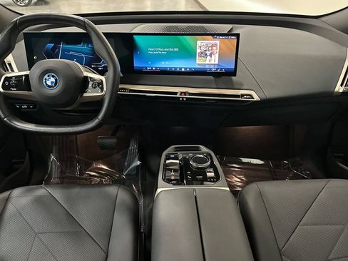 Used 2024 BMW iX xDrive50 AWD/4WD image 15