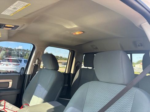 Used 2018 RAM 1500 Classic SLT AWD/4WD image 13