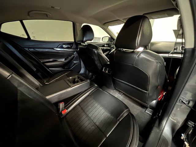 Used 2021 Nissan Maxima 3.5 SV w/ Floor Mat Group FWD image 12