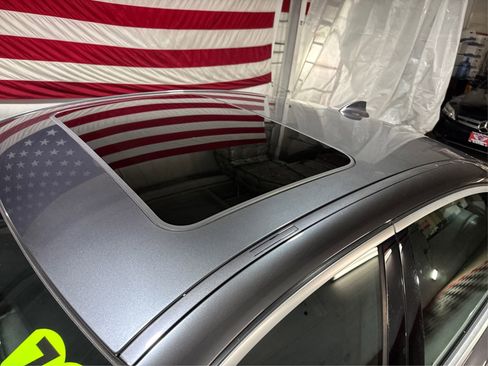 Used 2019 BMW 330i xDrive Sedan w/ Convenience Package image 11