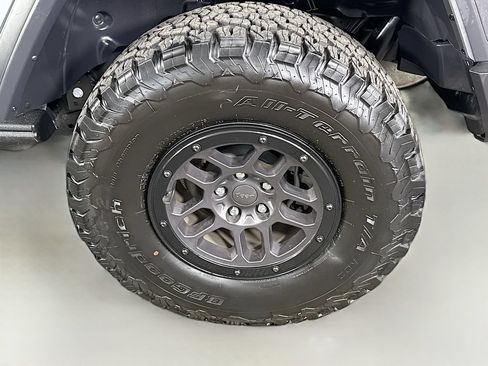 Used 2023 Jeep Wrangler Unlimited Rubicon w/ Xtreme 35 Tire Package AWD/4WD image 28