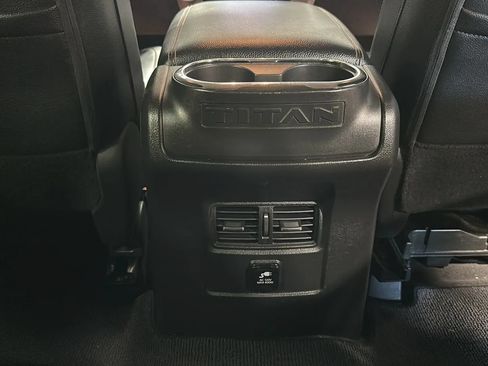 Used 2016 Nissan Titan SL AWD/4WD image 19