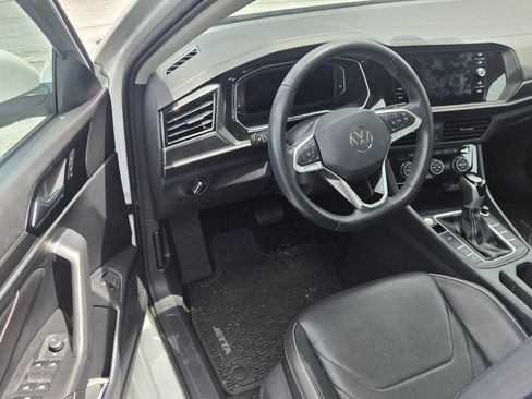 Used 2023 Volkswagen Jetta SEL FWD image 9