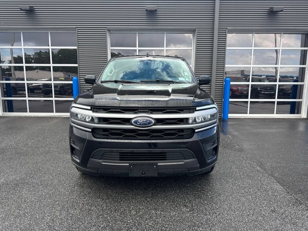 Used 2024 Ford Expedition XLT AWD/4WD image 5