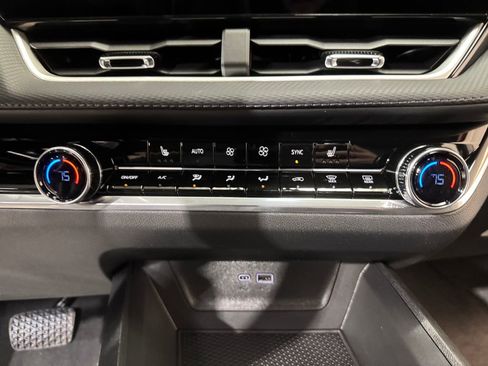 New 2026 Chevrolet Equinox LT w/ Convenience Package II AWD/4WD image 13