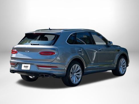 Used 2023 Bentley Bentayga AWD/4WD image 8