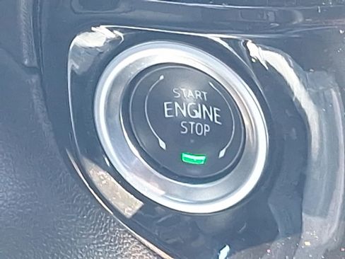 Used 2025 Chevrolet Silverado 1500 LT image 32