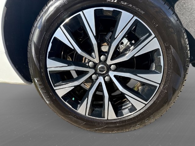 Certified 2024 Volvo XC60 B5 Plus w/ Protection Package Premier AWD/4WD image 22