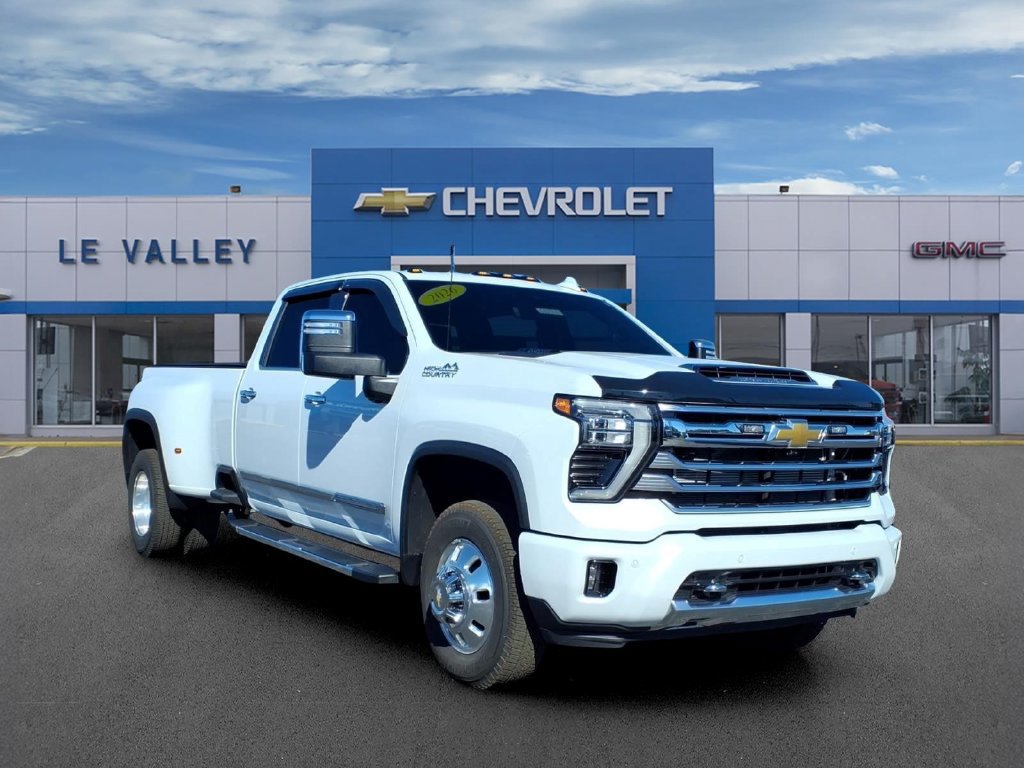 Used 2026 Chevrolet Silverado 3500 High Country w/ Technology Package AWD/4WD image 1