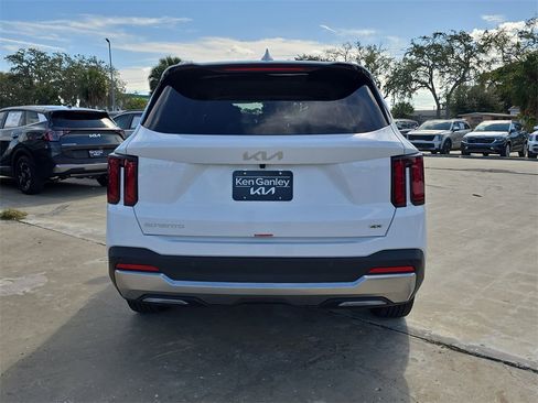 New 2026 Kia Sorento S image 7