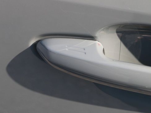 Used 2021 Toyota RAV4 XLE w/ Convenience Package image 16