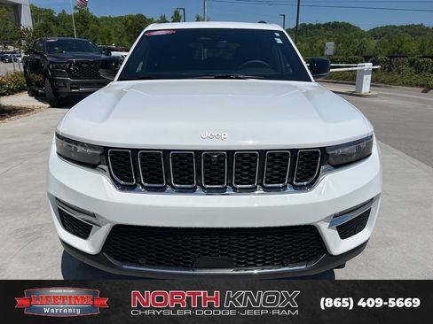 Used 2025 Jeep Grand Cherokee Limited w/ Luxury Tech Group II image 31