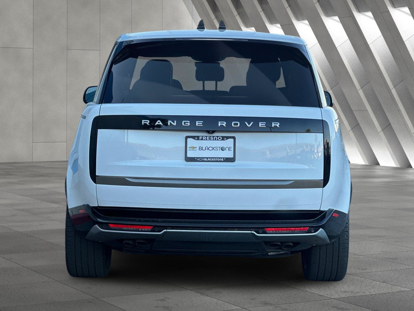 Used 2024 Land Rover Range Rover SE AWD/4WD image 5