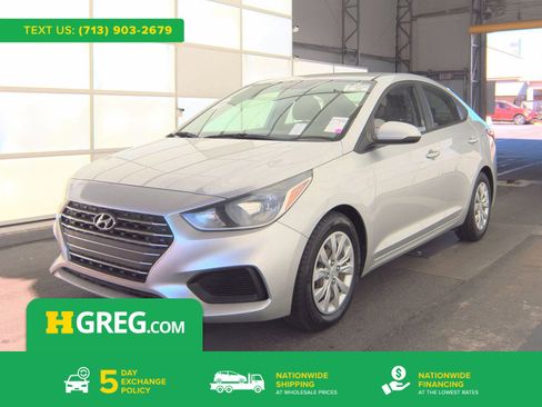 Used 2020 Hyundai Accent SE image 1