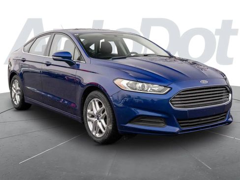 Used 2015 Ford Fusion SE image 4