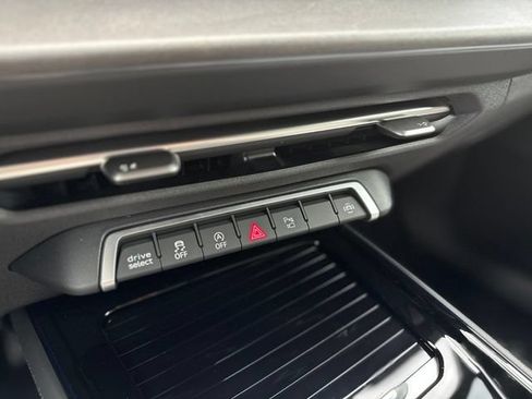 New 2026 Audi Q3 quattro 2.0T AWD/4WD image 22