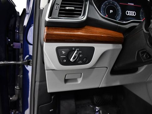 Used 2022 Audi Q5 2.0T Premium Plus w/ Premium Plus Package AWD/4WD image 11