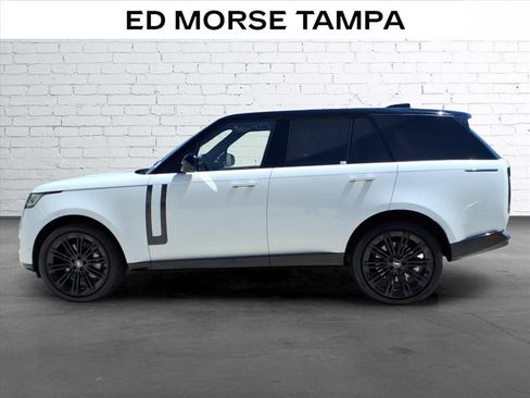 Used 2024 Land Rover Range Rover SE AWD/4WD image 2