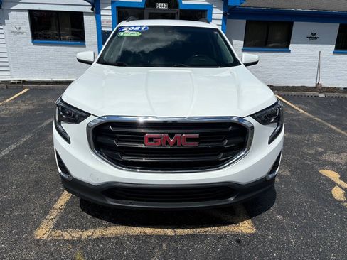 Used 2021 GMC Terrain SLE w/ Driver Convenience Package FWD image 2