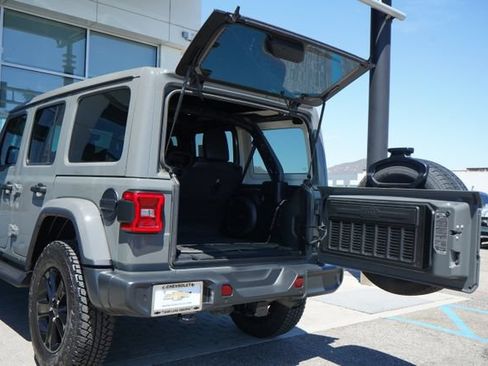 Used 2020 Jeep Wrangler Unlimited Sahara AWD/4WD image 12