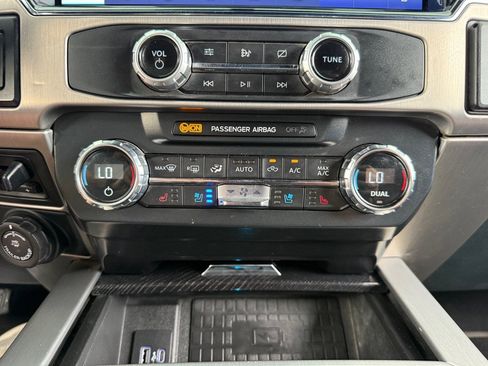 Used 2022 Ford F350 Platinum AWD/4WD image 33