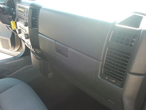Used 2008 Nissan Titan LE RWD image 36