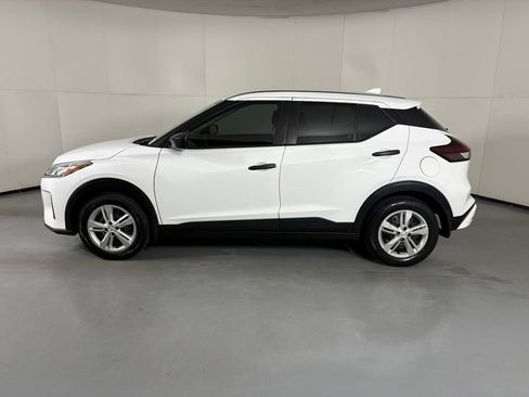 Used 2024 Nissan Kicks S FWD image 5