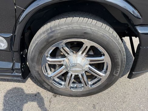 Used 2014 Chevrolet Express 2500 Extended image 15