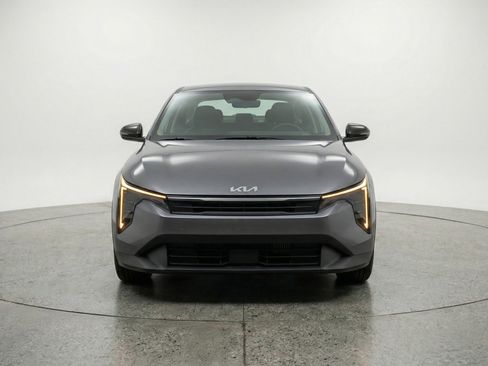 Used 2025 Kia K4 LXS image 2