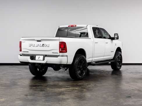 Used 2025 RAM 2500 Laramie AWD/4WD image 20