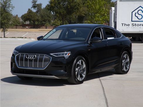 Used 2022 Audi e-tron Prestige w/ Prestige Package AWD/4WD image 1