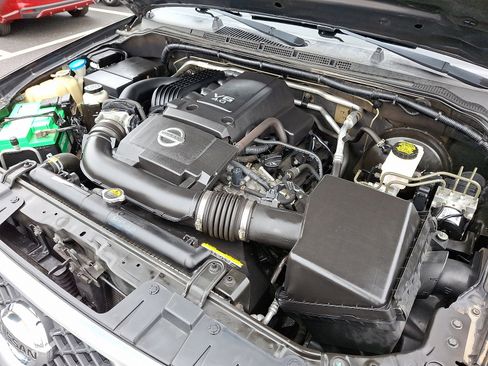 Used 2019 Nissan Frontier PRO-4X w/ Pro-4x Luxury Package image 16