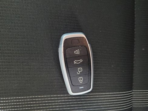 Used 2021 Hyundai Venue SEL w/ Premium Package FWD image 32