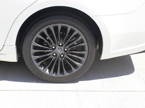 Used 2018 Toyota Avalon Touring w/ Carpet Mat Package FWD image 42