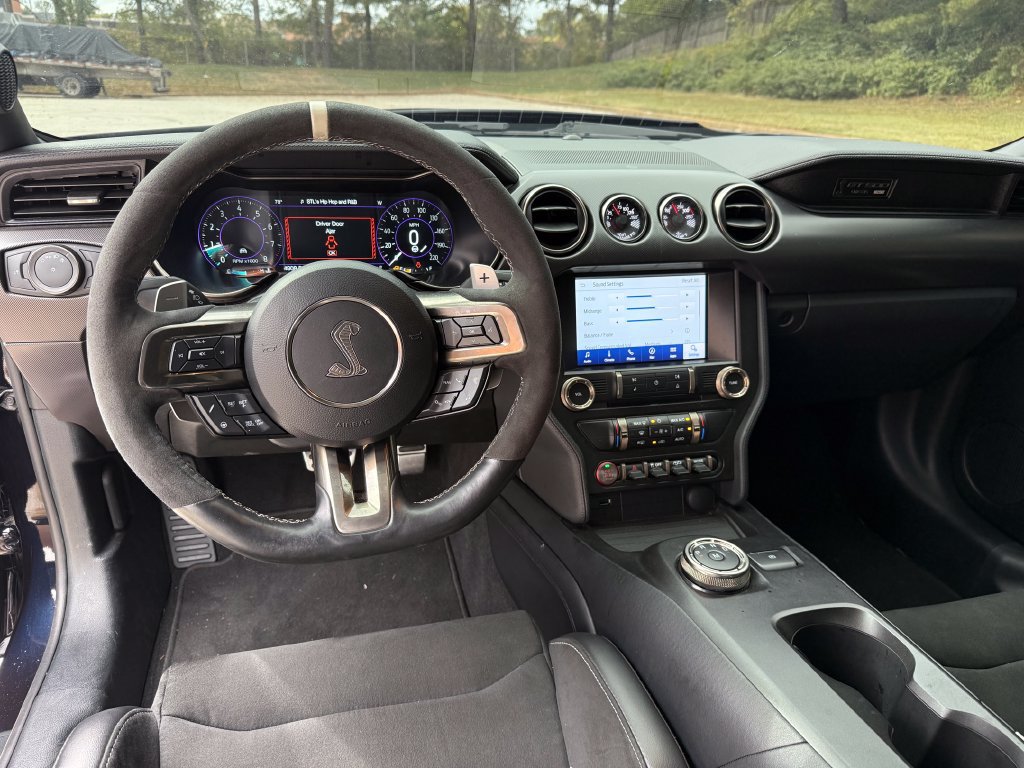 Used 2021 Ford Mustang Shelby GT500 w/ Technology Package RWD image 21