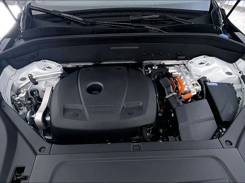 New 2026 Volvo XC90 T8 Plus image 23